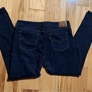 Levi’s W32 711 Skinny Jeans, Mid-rise Regular, Dark Blue Color, and Stretchable